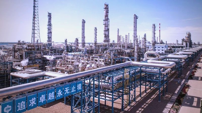 化工原料价格走势解析：行情区别与影响因素